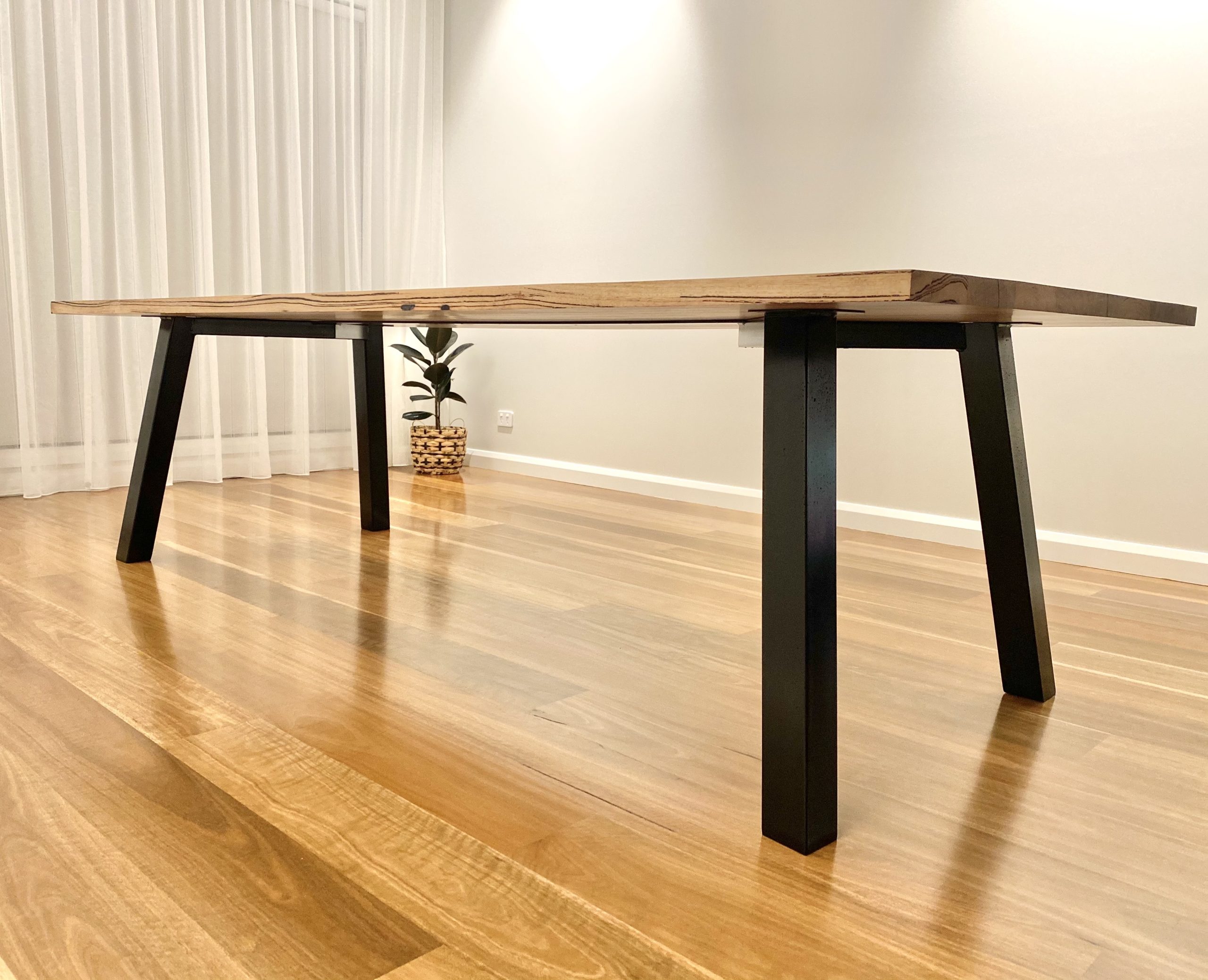 southport-messmate-reclaimed-wood-table-02 Southport Messmate Reclaimed Wood Dining Table